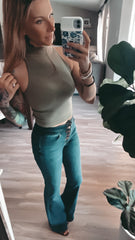 17545 HALTER CROP TOP
