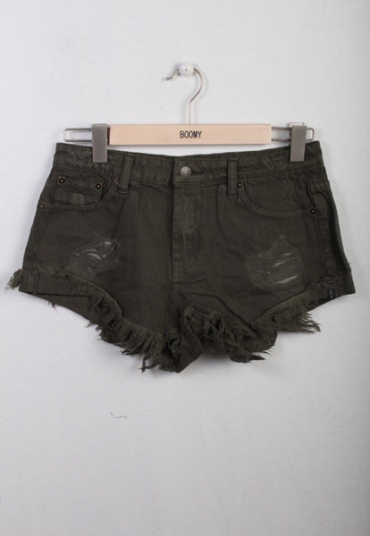 Elle Shorts in Olive