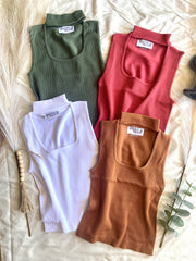 172114 KEYHOLE CROP TOP