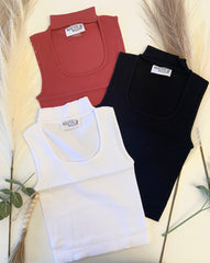 172114 KEYHOLE CROP TOP